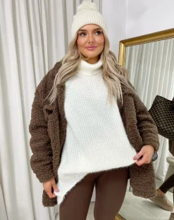 Beige Corina Pom Pom Knitted Winter Hat With Pearl Decor<IKRUSH Hot