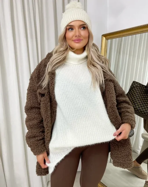 Beige Corina Pom Pom Knitted Winter Hat With Pearl Decor<IKRUSH Hot