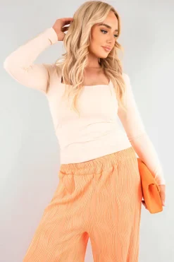 Beige Danna Square Neckline Long Sleeve Top<IKRUSH Fashion