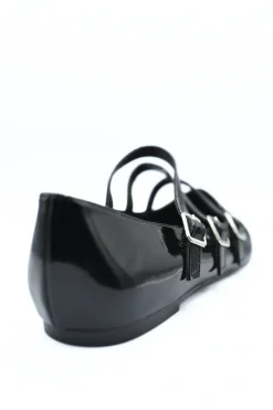 Black Gwen Strappy Buckle Detail Flat Shoes<IKRUSH New