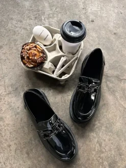 Black Izzah Chain Detail Casual Slip On Shoes<IKRUSH Online