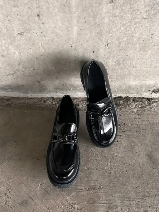 Black Izzah Chain Detail Casual Slip On Shoes<IKRUSH Online