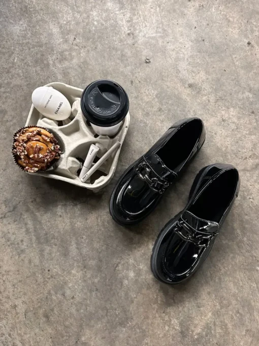 Black Izzah Chain Detail Casual Slip On Shoes<IKRUSH Online