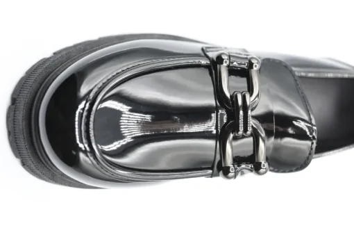 Black Izzah Chain Detail Casual Slip On Shoes<IKRUSH Online