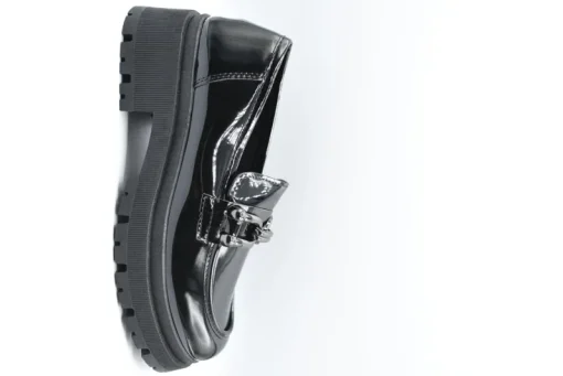 Black Izzah Chain Detail Casual Slip On Shoes<IKRUSH Online