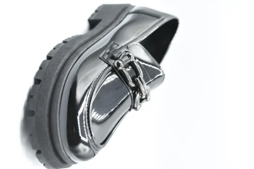Black Izzah Chain Detail Casual Slip On Shoes<IKRUSH Online