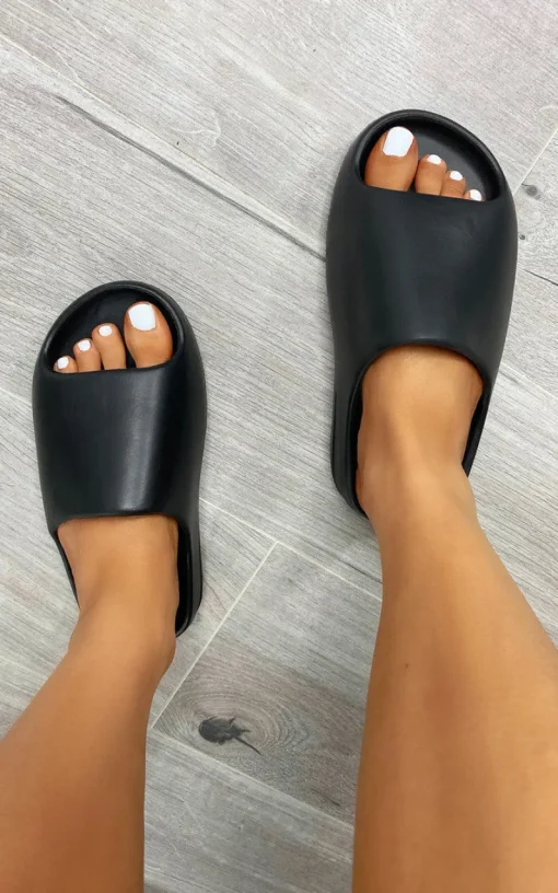 Black Lou Slip On Sandals<IKRUSH New