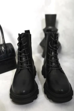 Black Monica Knit Lace Up Chunky Ankle Boots<IKRUSH Fashion