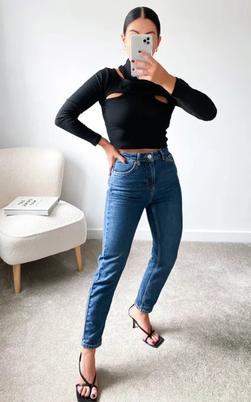 Black Razzi Cut Out Crop Top<IKRUSH Outlet