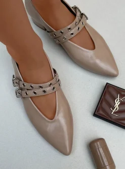 Khaki Caryn Low Heel Double Buckle Eyelet Strap Pointed Flat Shoes<IKRUSH Online