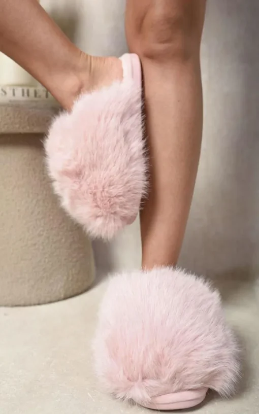 Pink Nadia Fluffy Faux Fur Slippers<IKRUSH Fashion