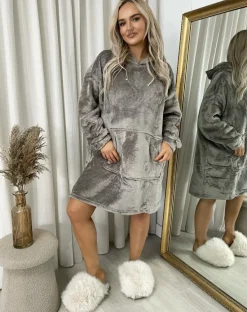 Taupe Sonya Oversized Fluffy Winter Blanket Hoodie<IKRUSH Fashion