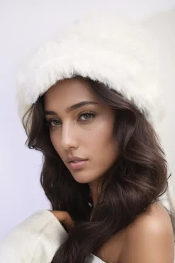 White Ashley Fluffy Faux Fur Winter Hat<IKRUSH Outlet