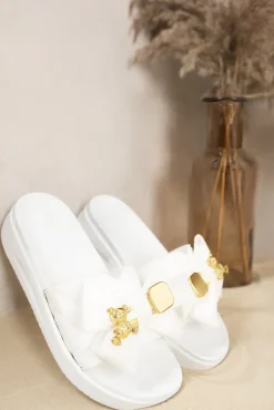 White Noria Quilted Slide Sandals with Bow and Gold Charm Detail<IKRUSH Best